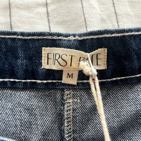 First Rite - Wide Legged Jeans - BNWT - Picture 4 of 6